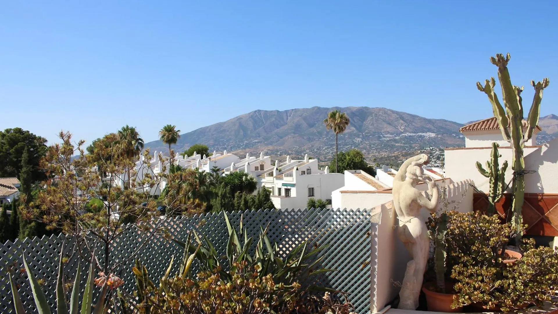 Renovated Penthouse Oasis With Sea & Mountain Views Apartment Fuengirola